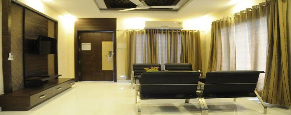 Bed and Breakfast Harsha Residency à Tirupati Extérieur photo